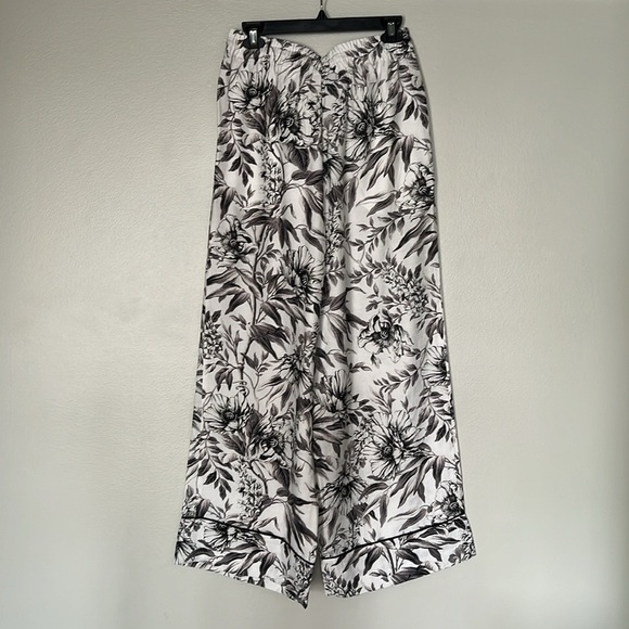 H&M WIDE-CUT PULL-ON PANTS FLORAL SIZE S NWT - Picture 7 of 8